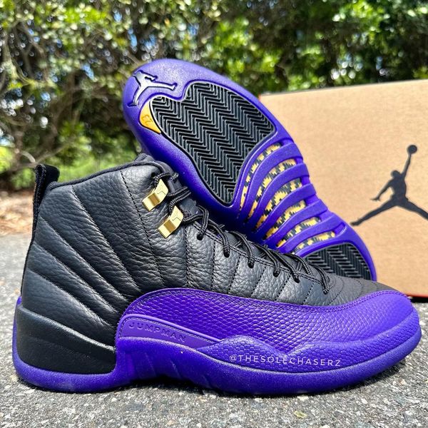 Halloween jordan 12 clearance